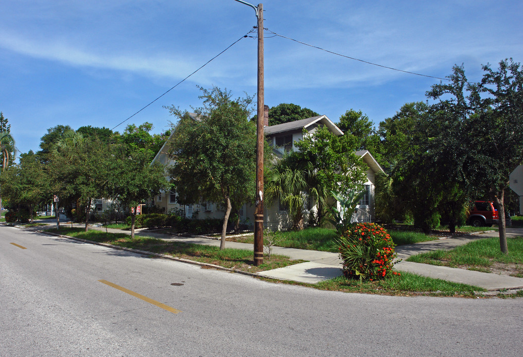 700 Grove St N in St. Petersburg, FL - Building Photo