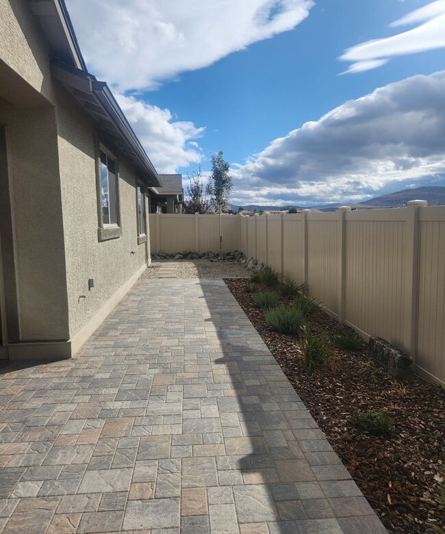 11187 Freedom Range Ln in Reno, NV - Building Photo - Building Photo