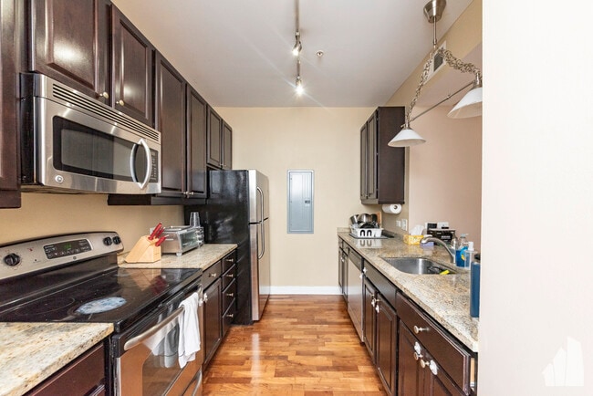 565 W Quincy St, Unit 807 in Chicago, IL - Building Photo - Building Photo