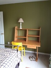 1982 Brooke Farm Ct in Woodbridge, VA - Foto de edificio - Building Photo