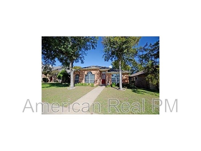 property at 1518 High Pointe Ln