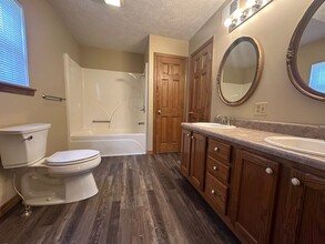 2400 Hardwood Rd in Marshfield, MO - Building Photo - Building Photo