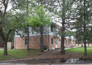 Georgetown Park of Brooklyn Center in Brooklyn Center, MN - Building Photo - Building Photo