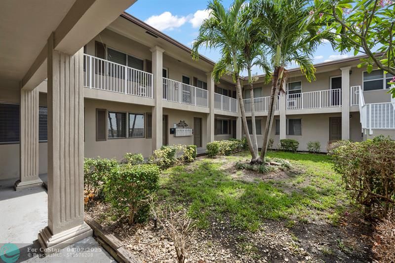 2130 NE 42nd Ct in Lighthouse Point, FL - Building Photo