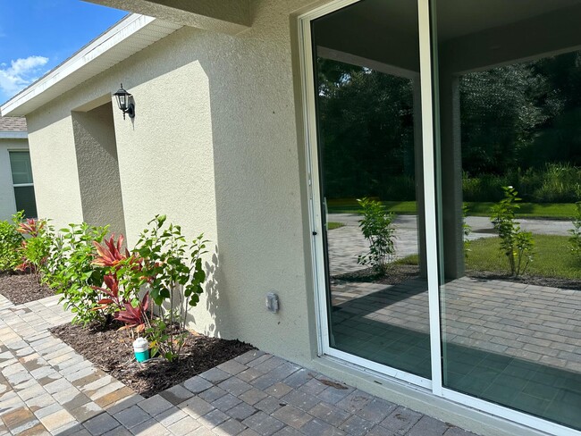 826 Friendship Cir in La Belle, FL - Building Photo - Building Photo