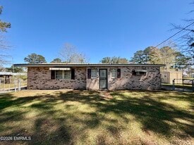 3725 Kay Dr in Lauderdale, MS - Building Photo