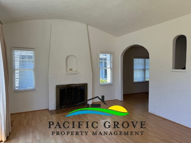 424 Gibson Ave in Pacific Grove, CA - Building Photo - Building Photo