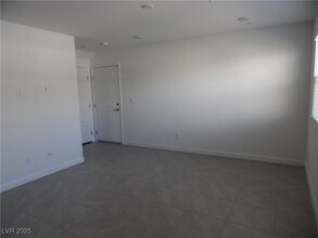 3532 Grecian Queen Ave in Las Vegas, NV - Building Photo - Building Photo