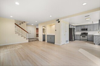 306 Dolores Cir in Placentia, CA - Building Photo - Building Photo