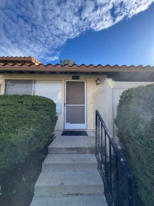 1394 Ramona Dr in Thousand Oaks, CA - Building Photo