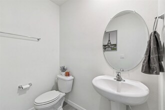 5667 Chorleywood Ln in Wesley Chapel, FL - Foto de edificio - Building Photo