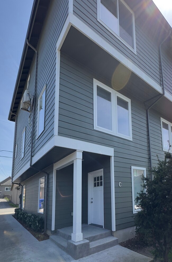 3317 Wetmore Ave in Everett, WA - Building Photo - Building Photo