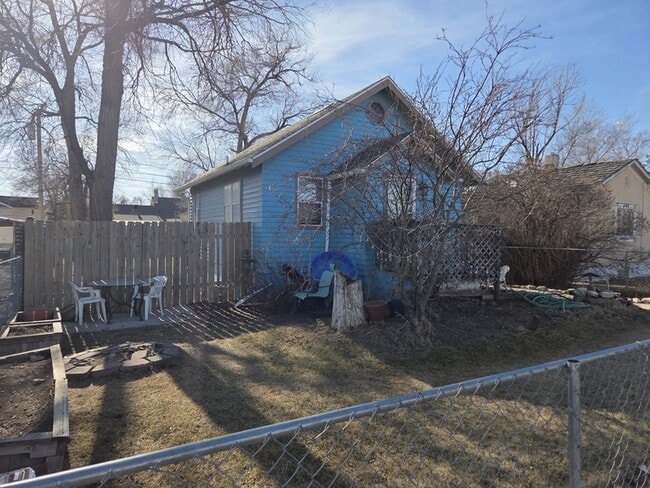property at 411 E Denver St
