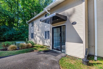 Palace Court Apartments in North Syracuse, NY - Building Photo - Building Photo