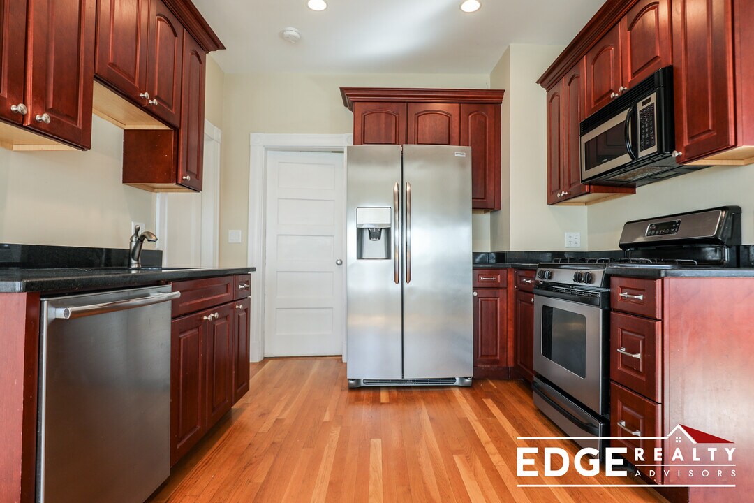36 Antwerp St, Unit 2 in Boston, MA - Building Photo