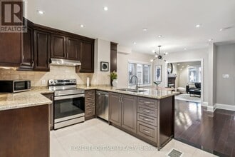 52 Hillsdale Ave W in Toronto, ON - Building Photo - Building Photo