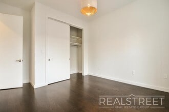 Stunning Modern Large 2 Bedroom in Brooklyn, NY - Building Photo - Building Photo