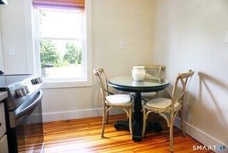 188 E Lake St in Winchester, CT - Foto de edificio - Building Photo