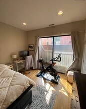 2151 W Evergreen Ave in Chicago, IL - Building Photo - Building Photo