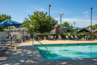 Brentwood Hill Luxury Townhouses in Nashville, TN - Foto de edificio - Building Photo