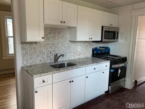 21 Union St in Carteret, NJ - Building Photo - Building Photo