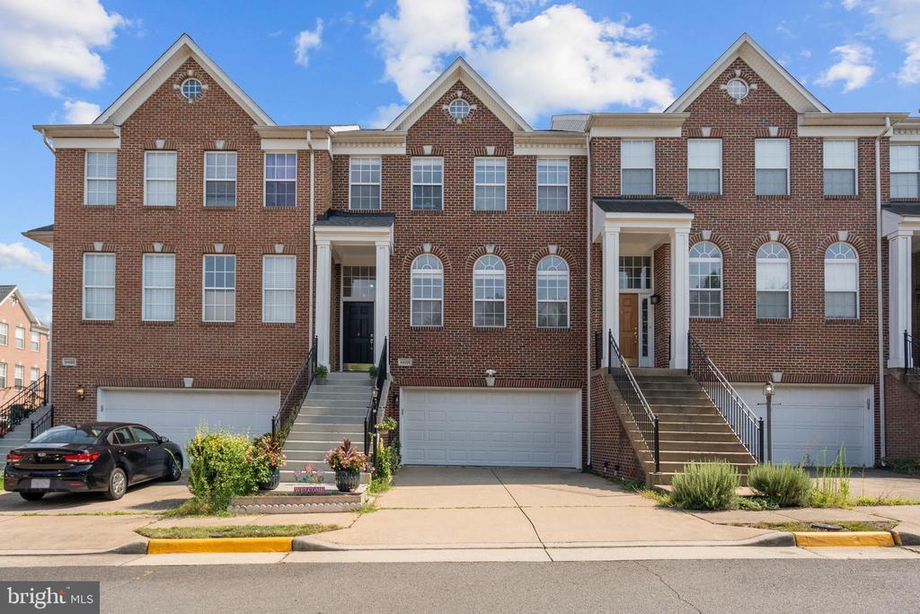 44321 Rowley Terrace in Ashburn, VA - Building Photo