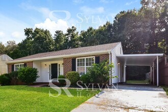 5543 Pine Gate Dr in Atlanta, GA - Building Photo - Building Photo