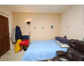 28 Symphony Rd, Unit 1 in Boston, MA - Foto de edificio - Building Photo