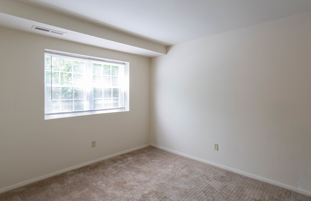 Colonial Square Apartments Glen Burnie, MD Apartments