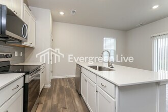 5609 Hydrangea St in Winston-Salem, NC - Building Photo - Building Photo