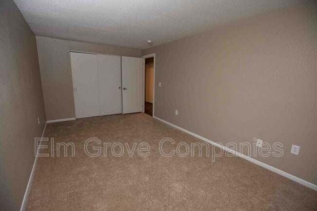 512 W River Rd in Manchester, NH - Building Photo - Building Photo