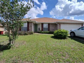 238 Citadel Ln in Crestview, FL - Building Photo