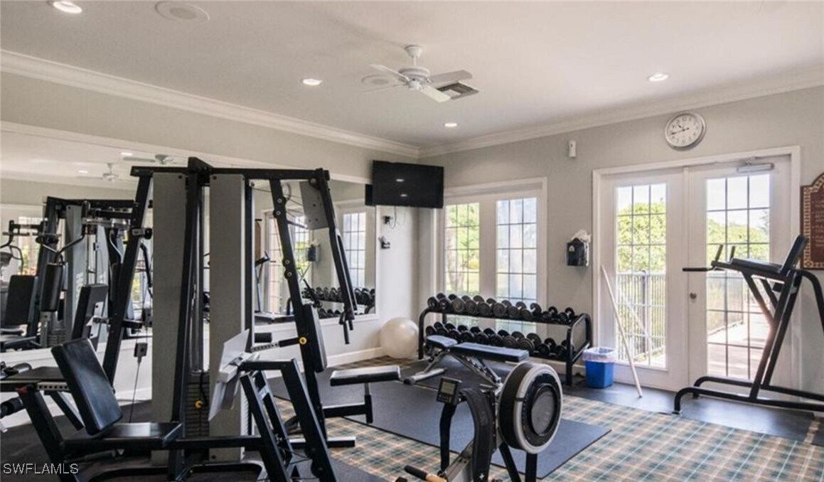 1885 Florida Club Dr in Naples, FL - Building Photo