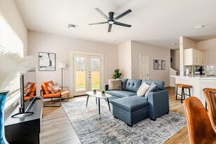 7214 Dan-Jean Dr in Austin, TX - Building Photo