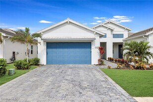 9209 Cayman Dr in Naples, FL - Building Photo