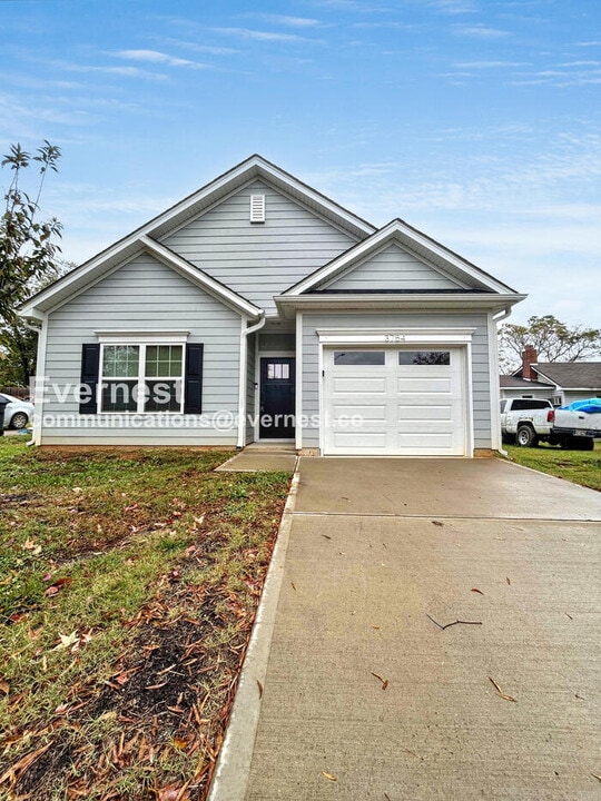 3754 Glenwood Dr in Charlotte, NC - Building Photo