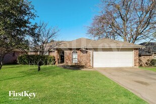 1120 Andrew St in Crowley, TX - Building Photo