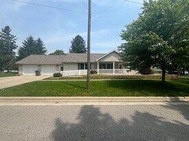 202 W Harrison St in Wakarusa, IN - Building Photo