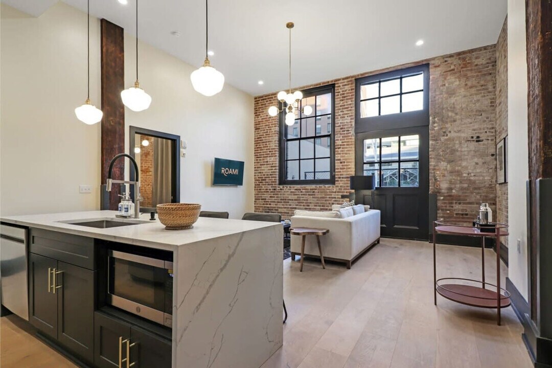 1148 S Peters St in New Orleans, LA - Building Photo