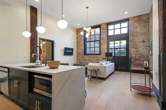 1148 S Peters St in New Orleans, LA - Building Photo - Building Photo