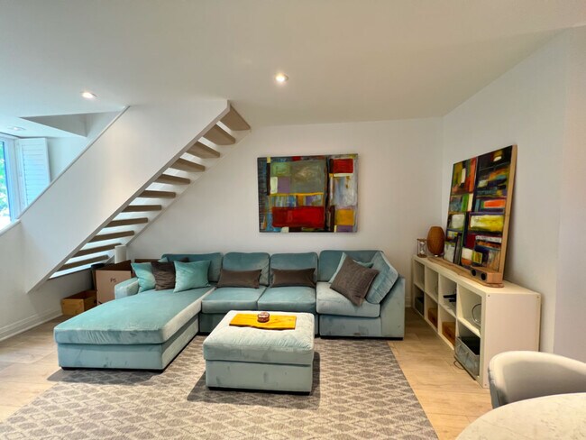 5 Bisley St in Toronto, ON - Building Photo - Building Photo