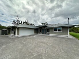 16-1370-1370 Pohaku Cir in Kurtistown, HI - Building Photo
