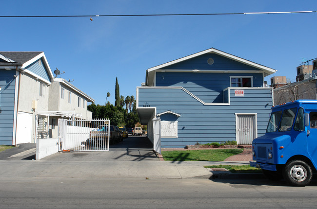 6624 Sylmar Ave in Van Nuys, CA - Building Photo - Building Photo