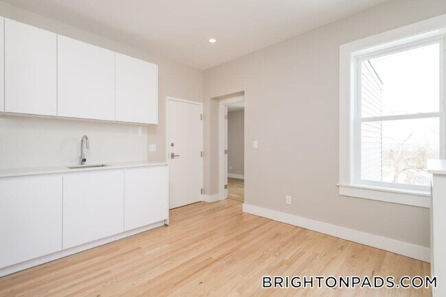 35 South St, Unit 10 in Boston, MA - Building Photo - Building Photo