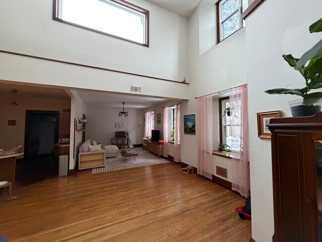 261 Averill Ave, Unit Rear in Rochester, NY - Foto de edificio - Building Photo