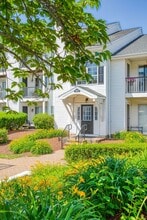 Middletown Ridge Apartments in Middletown, CT - Foto de edificio - Building Photo