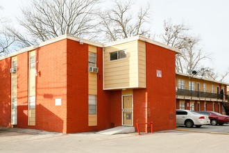 The Legacy Apartments in Houston, TX - Building Photo - Building Photo