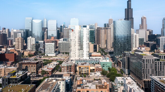 23 N Green St in Chicago, IL - Building Photo - Building Photo