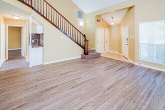 18082 Garden Manor Dr in Houston, TX - Building Photo - Building Photo