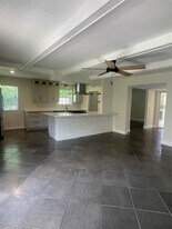 4011 Ebbtide Dr in Houston, TX - Building Photo